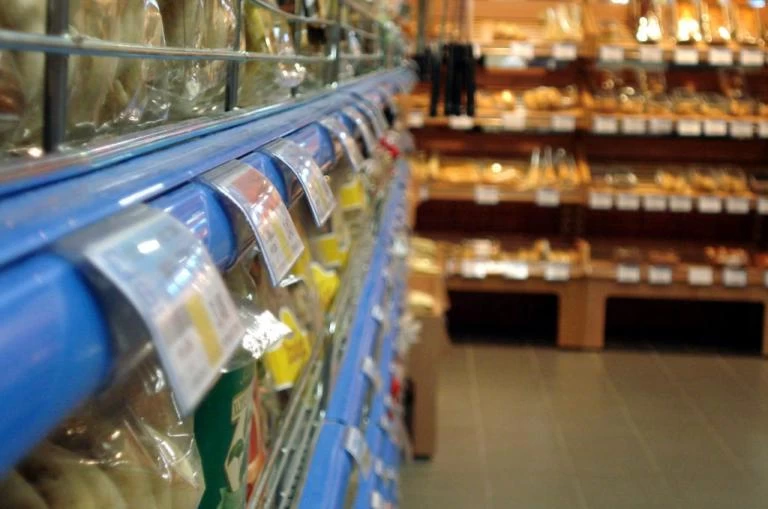 ΕΦΕΤ: Πανηγύρι ακατάλληλων τροφίμων στη Θεσσαλονίκη – 20.000 προϊόντα κρίθηκαν ακατάλληλα σε 4 χρόνια